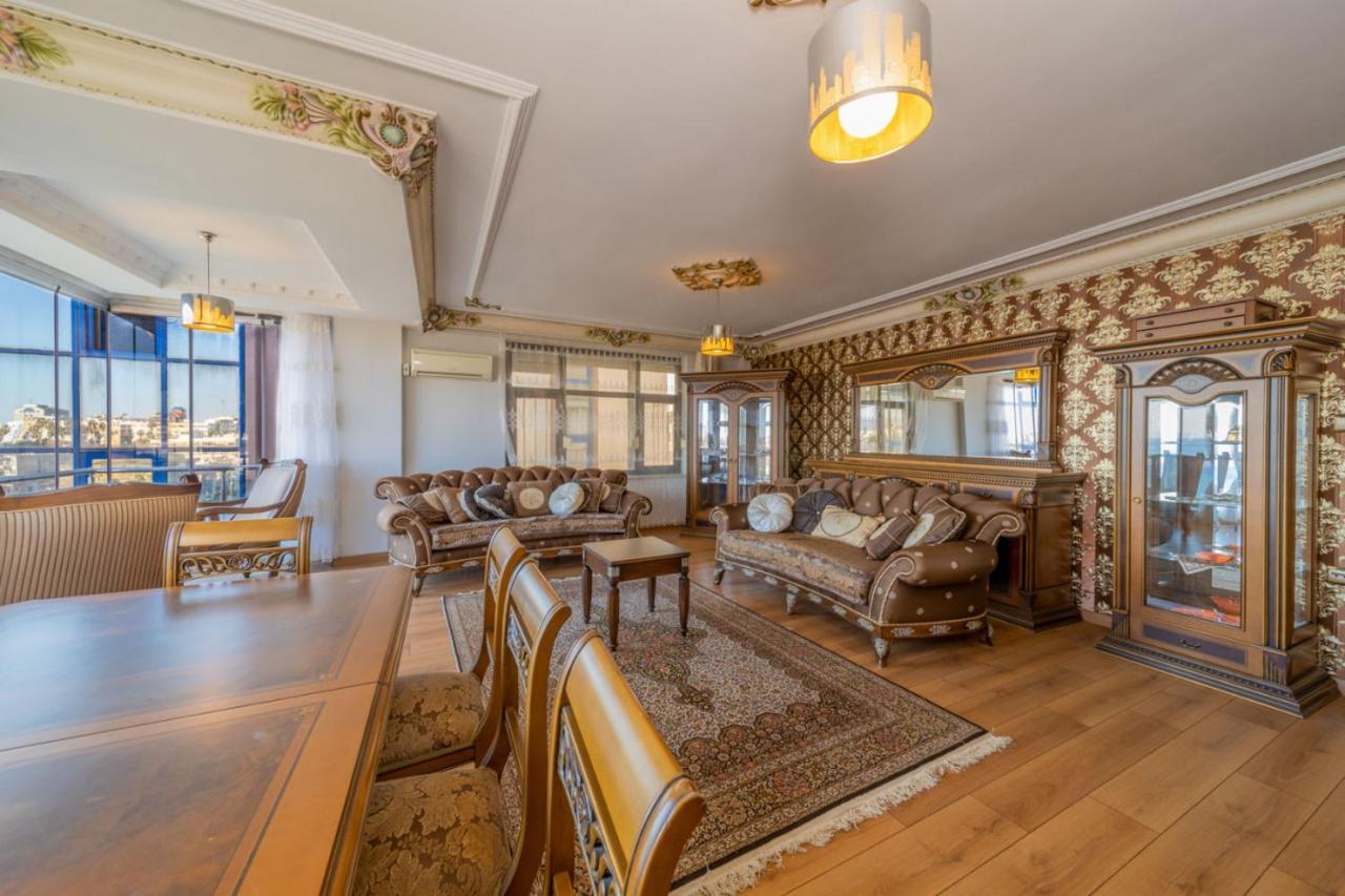 Lovely Flat With Sea View Near In Muratpasa Appartement